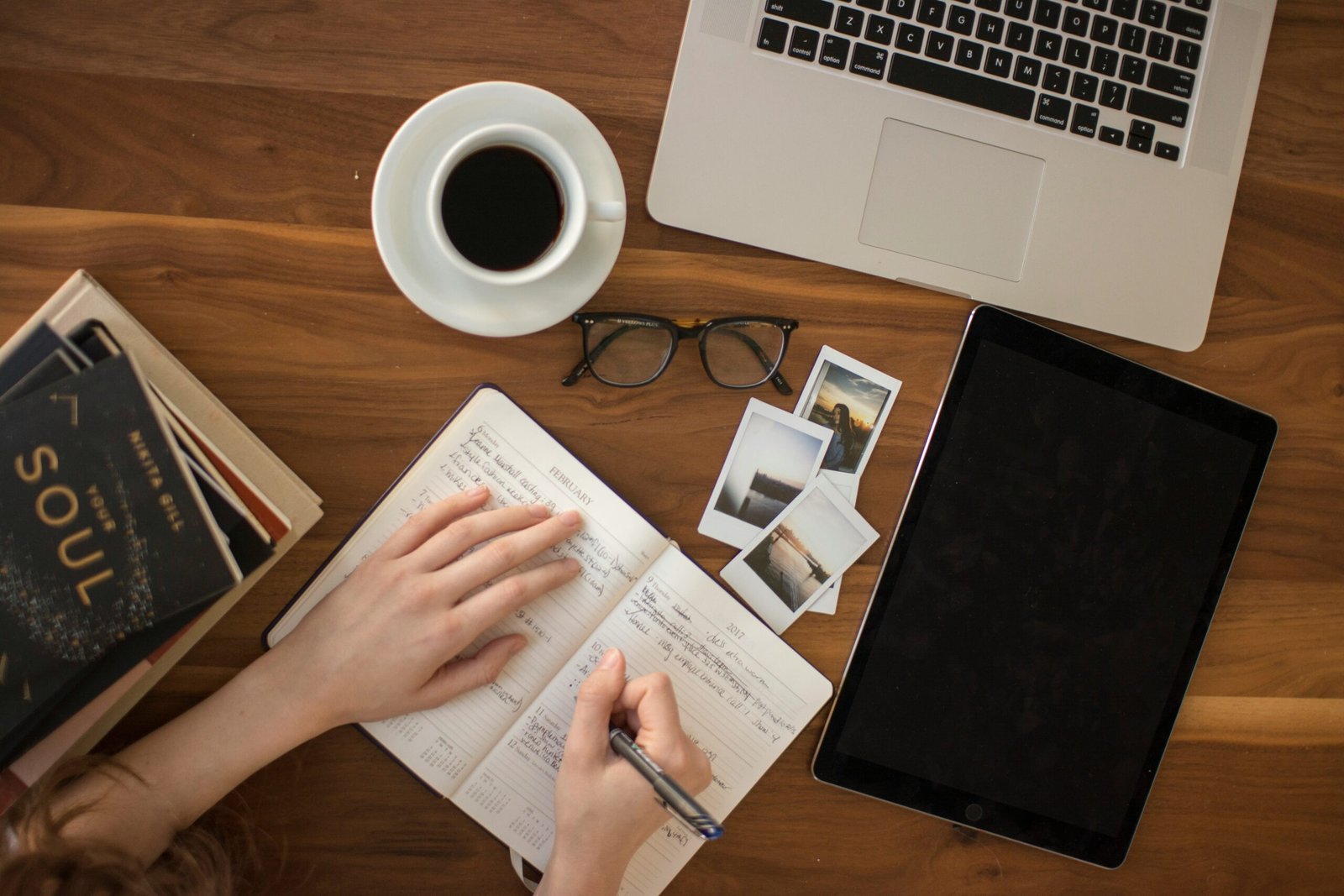 Organize Freelance Receipts With AI: Sort What’s Clear, Flag What’s Not, and Ask the Right Questions