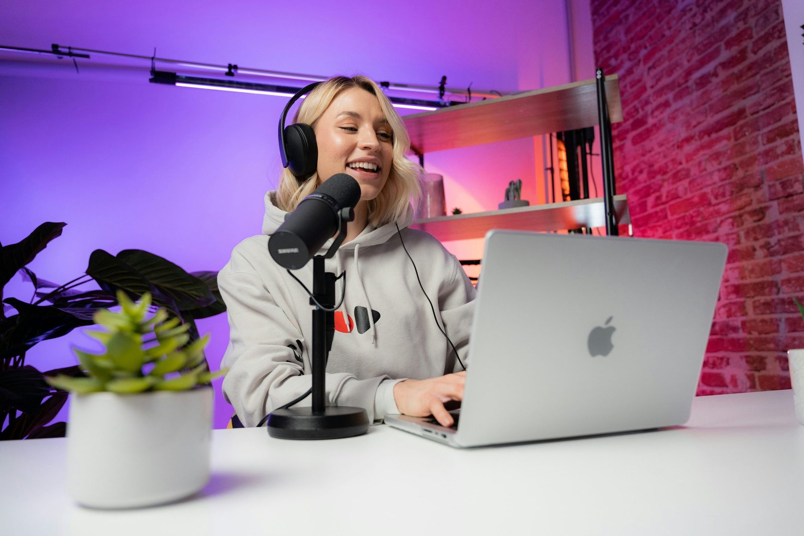 Podcast Show Notes From a Transcript, Minus the Errors